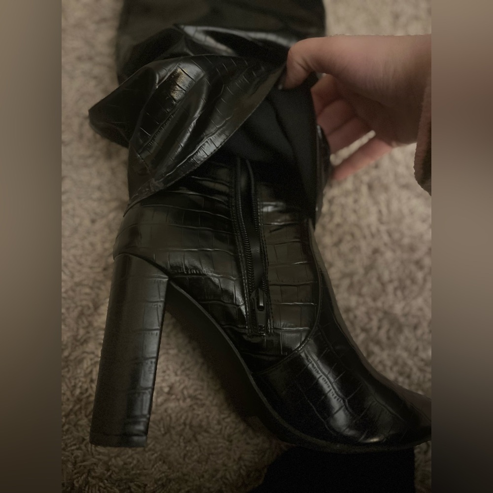 SHEIN Heeled Shark Boots - Picture 6 of 7